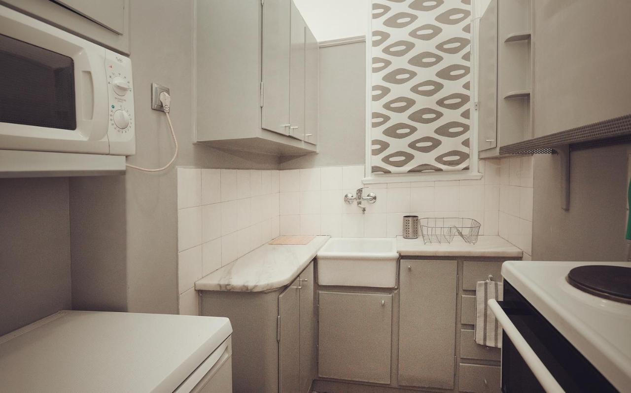 Kolonaki, Karneadou Apartment Атина Екстериор снимка